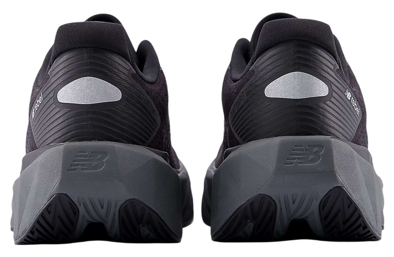 New Balance Fuelcell Rebel v5 WMNS Black / Castlerock