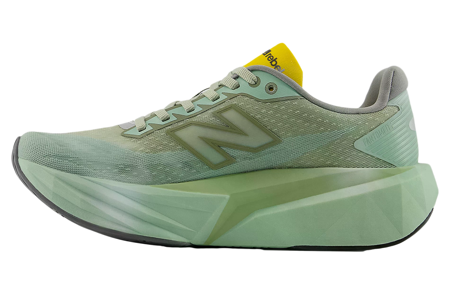New Balance Fuelcell Rebel v5 WMNS Garter Snake / Mosaic Green
