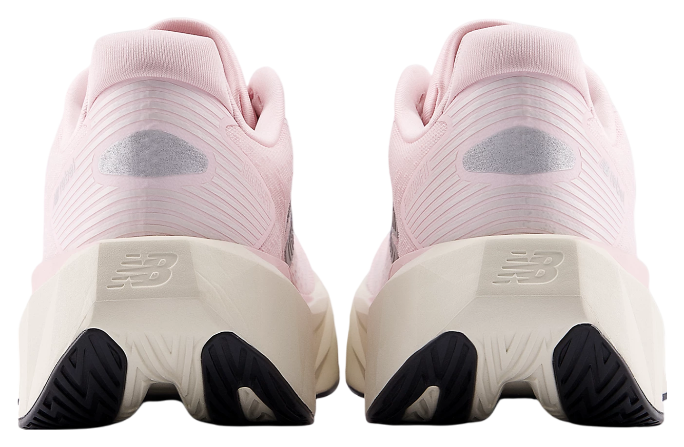 New Balance Fuelcell Rebel v5 WMNS Pink Granite / Silver Metallic