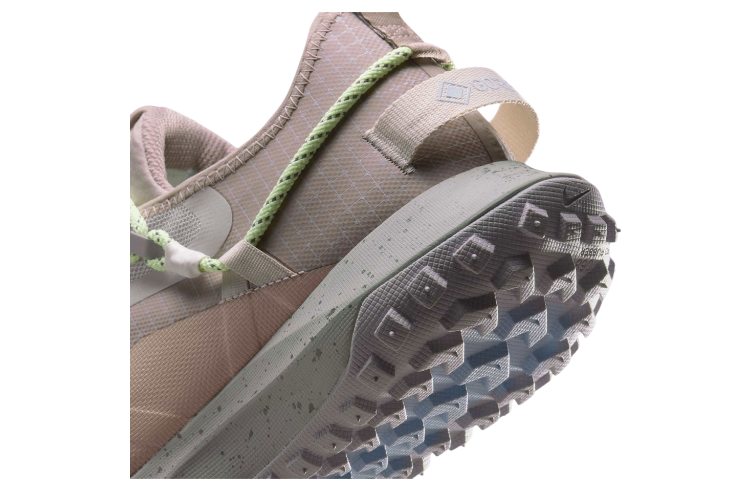 Nike Acg Mountain Fly 2 Low Gore Tex Khaki / Barely Volt