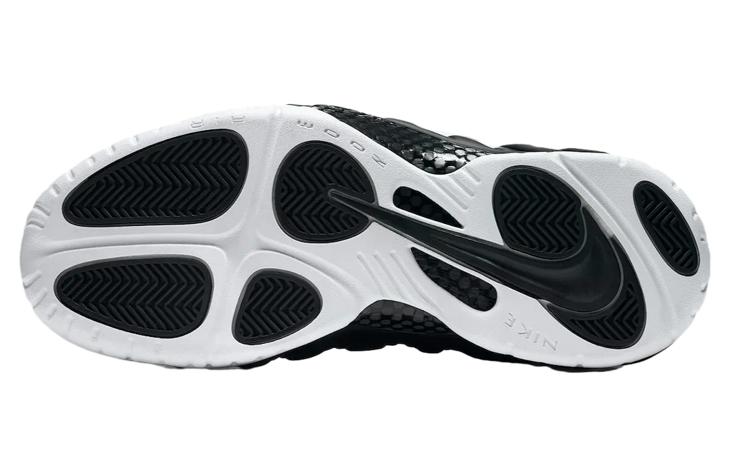 Nike Air Foamposite Pro Dr. Doom Black / White
