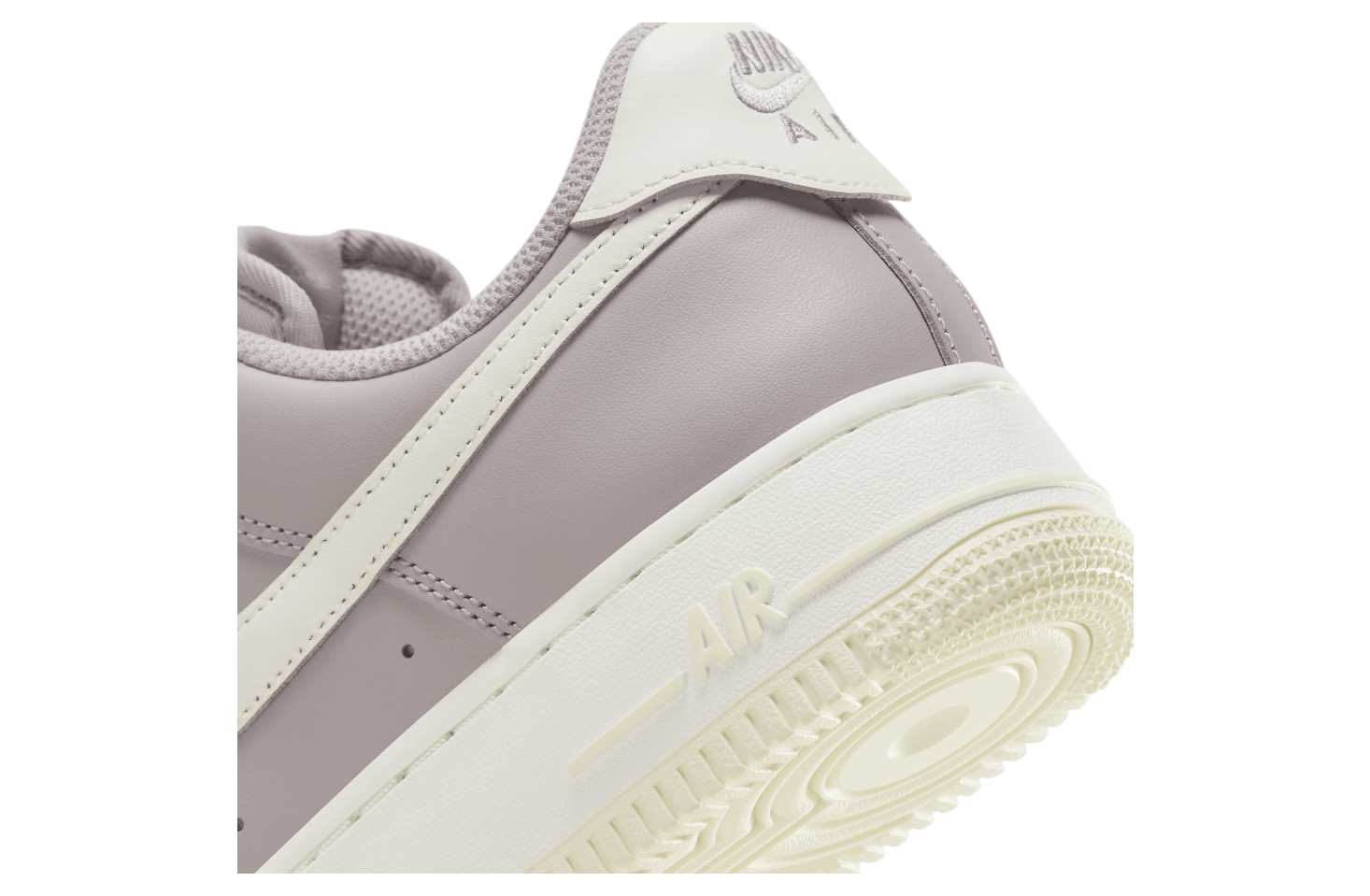 Nike Air Force 1 07 EasyOn WMNS Platinum Violet / Coconut Milk