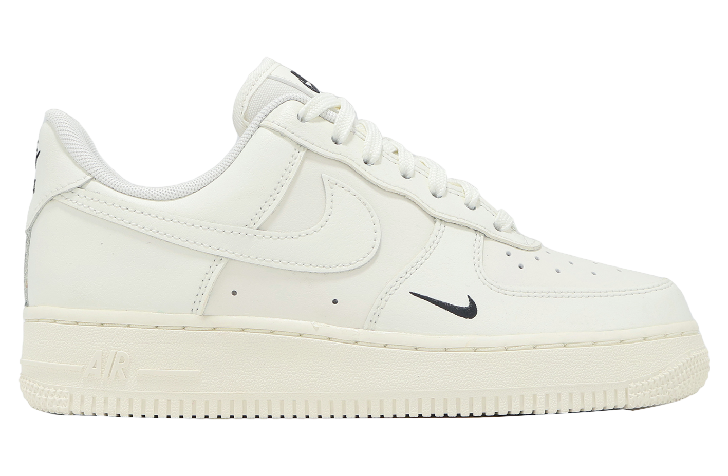 国内配送 NIKE WMNS AIR FORCE 1 '07 ESS TRK3 SAIL /SAIL Nike Air Force 1 07 ESS WMNS Sail / Balck - Nov 2024
