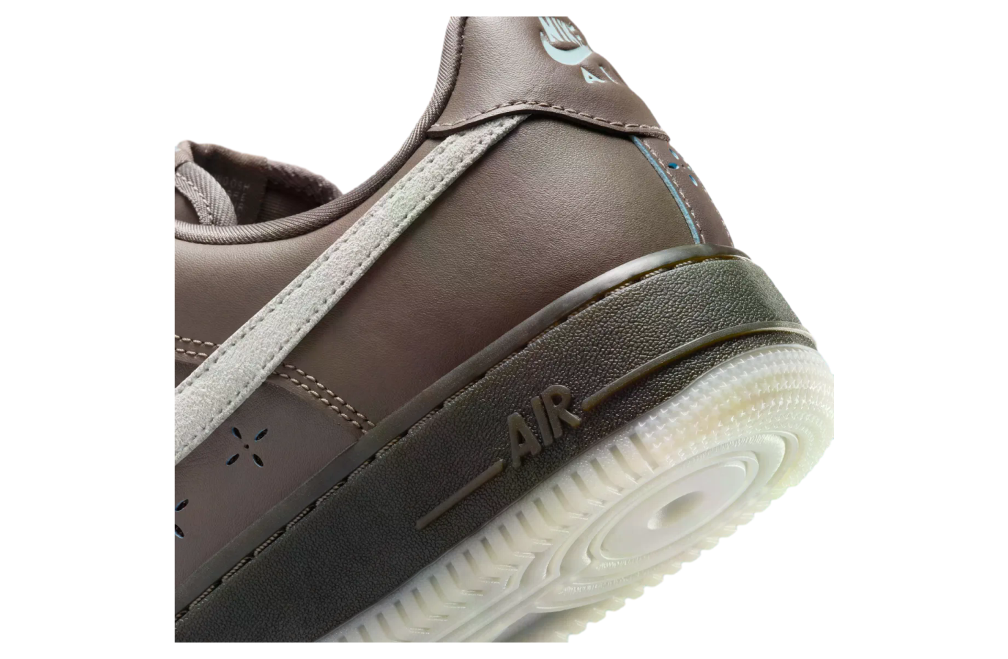 Nike Air Force 1 '07 LV8 Brown