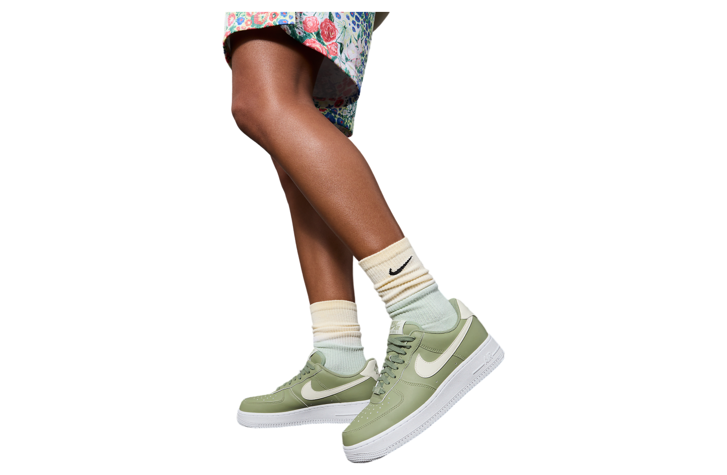 Nike Air Force 1 07 WMNS Oil Green / Sea Glass