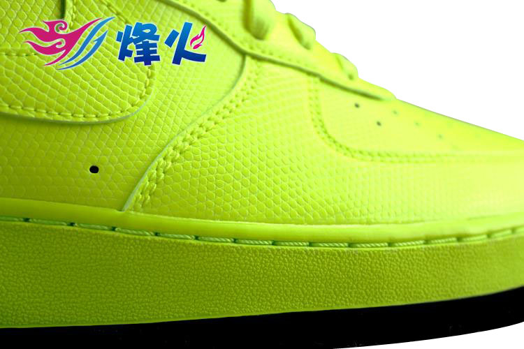 Nike Air Force 1 Low "Volt"