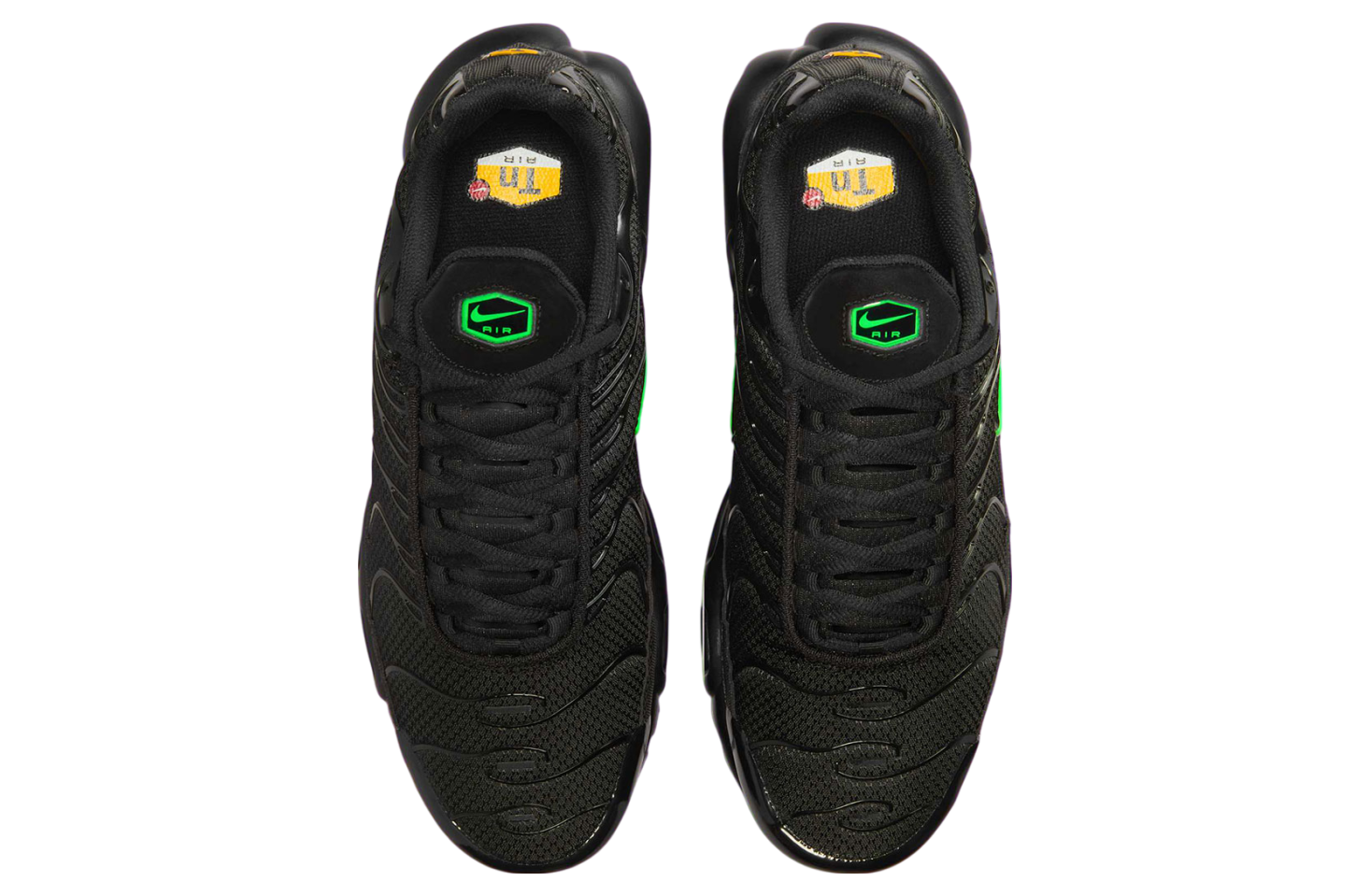 Nike Air Max Plus Black / Green Strike