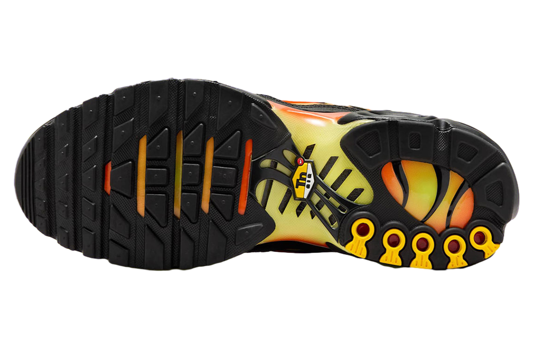 Nike Air Max Plus Black / Lightening Orange