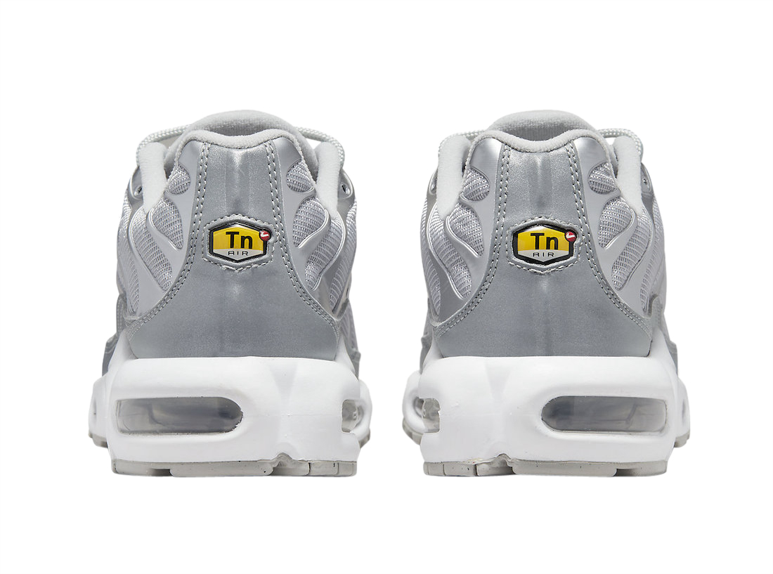 Nike Air Max Plus Metallic Silver