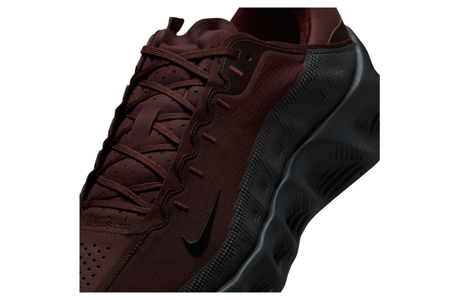 Nike Ava Rover Earth / Black Dark