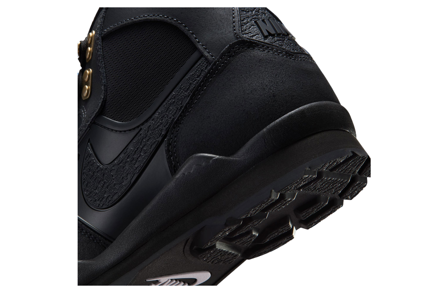 Nike Baltoro Black / Metallic Gold