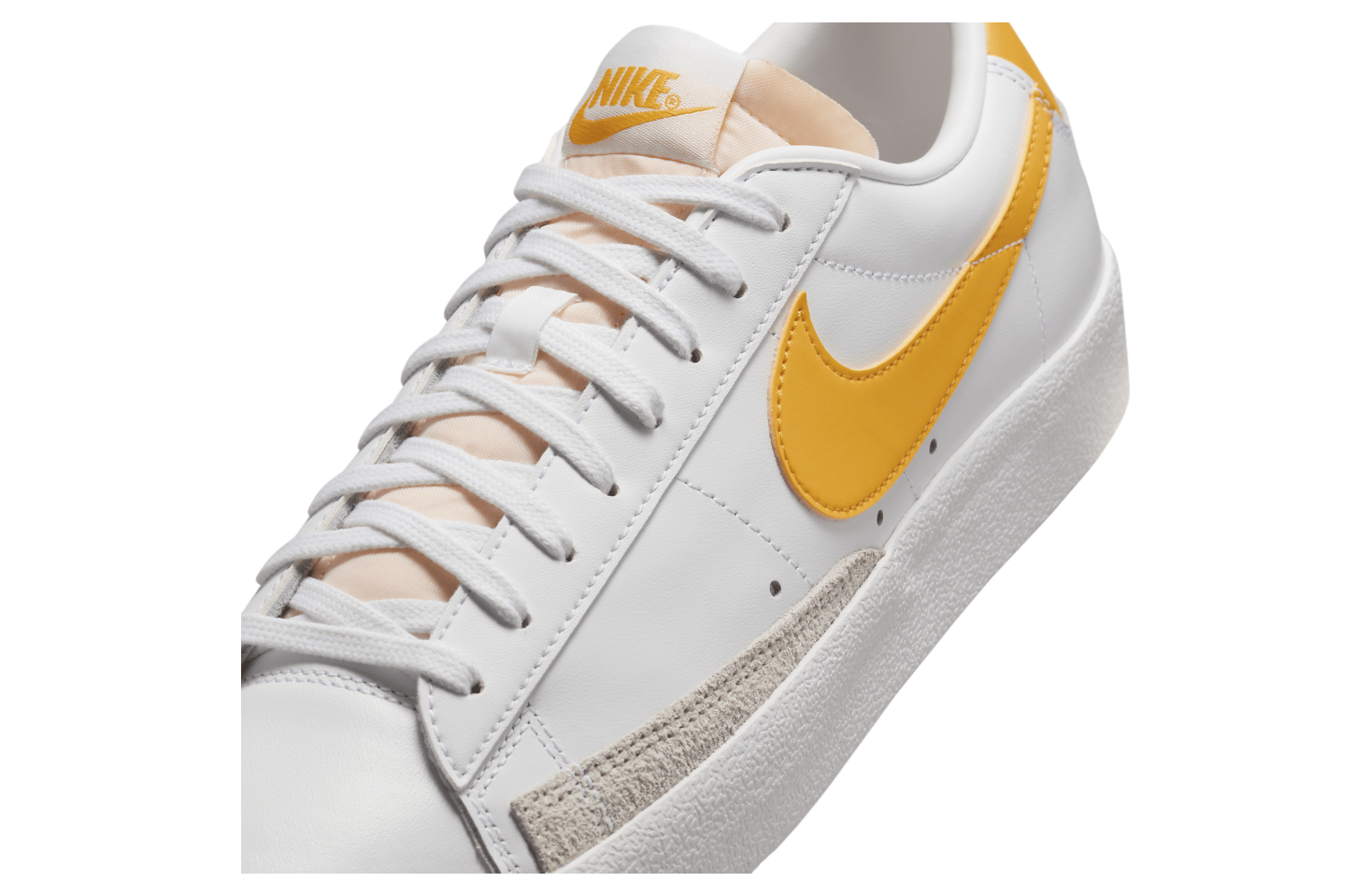 Nike Blazer Low 77 Vintage White / University Gold