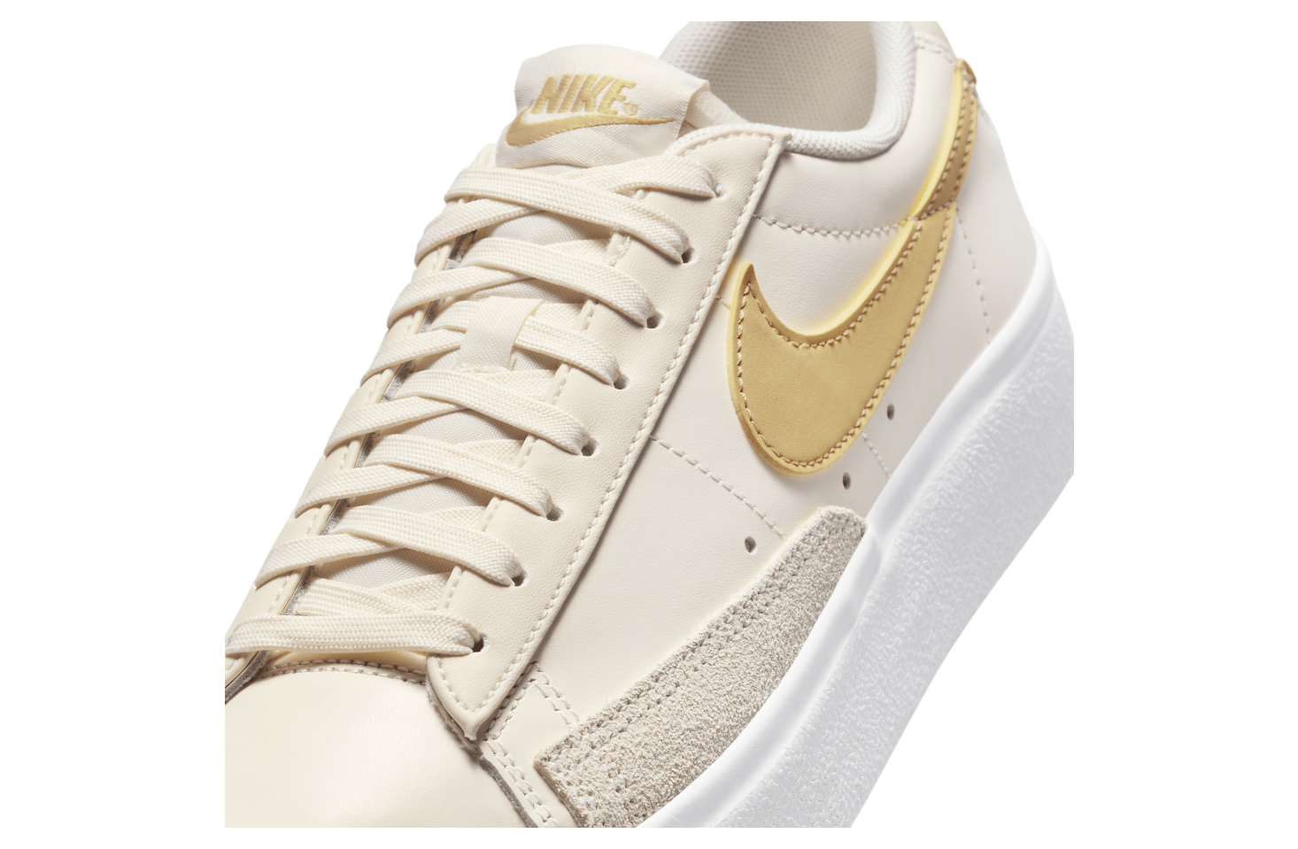 Nike Blazer Low Platform WMNS Pale Ivory / White