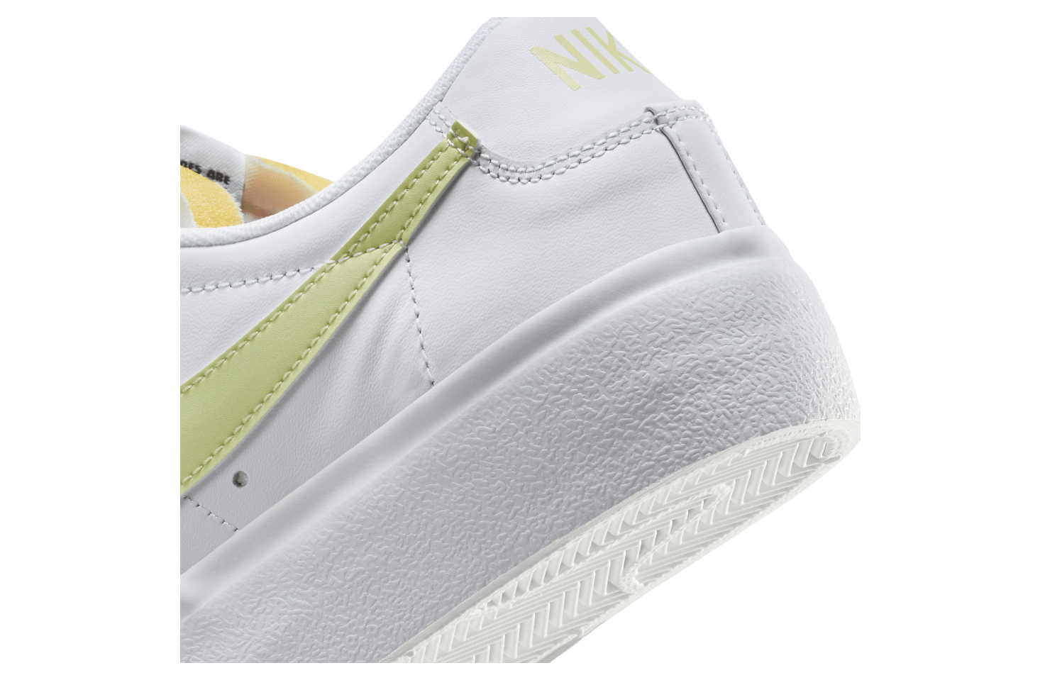 Nike Blazer Low Platform WMNS White / Life Lime