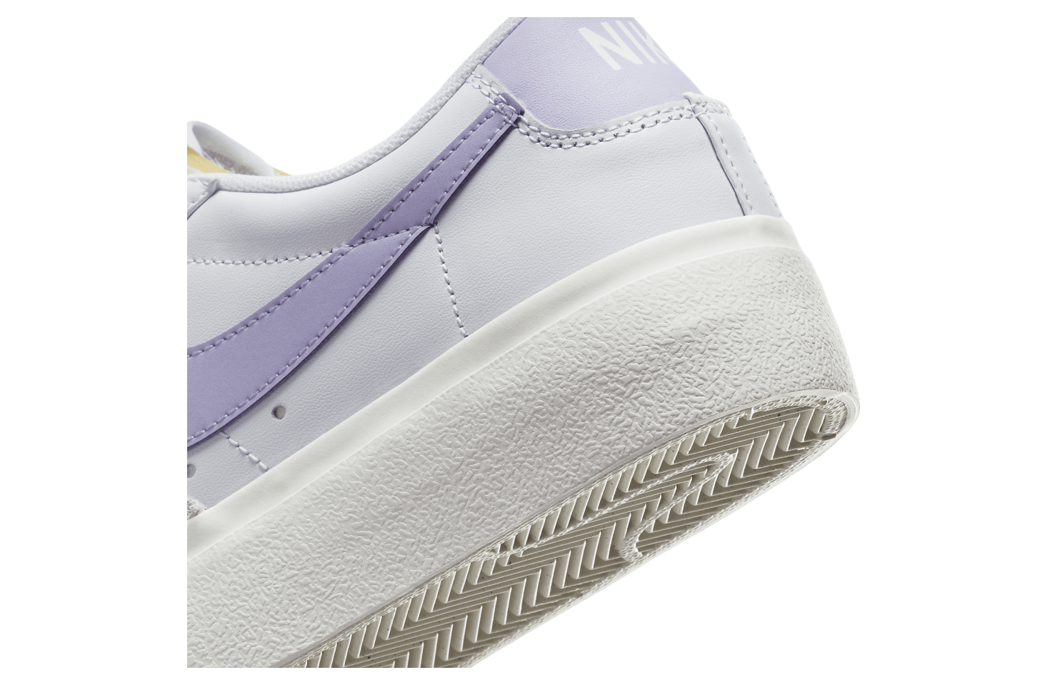 Nike Blazer Low Platform WMNS White / Lilac Bloom