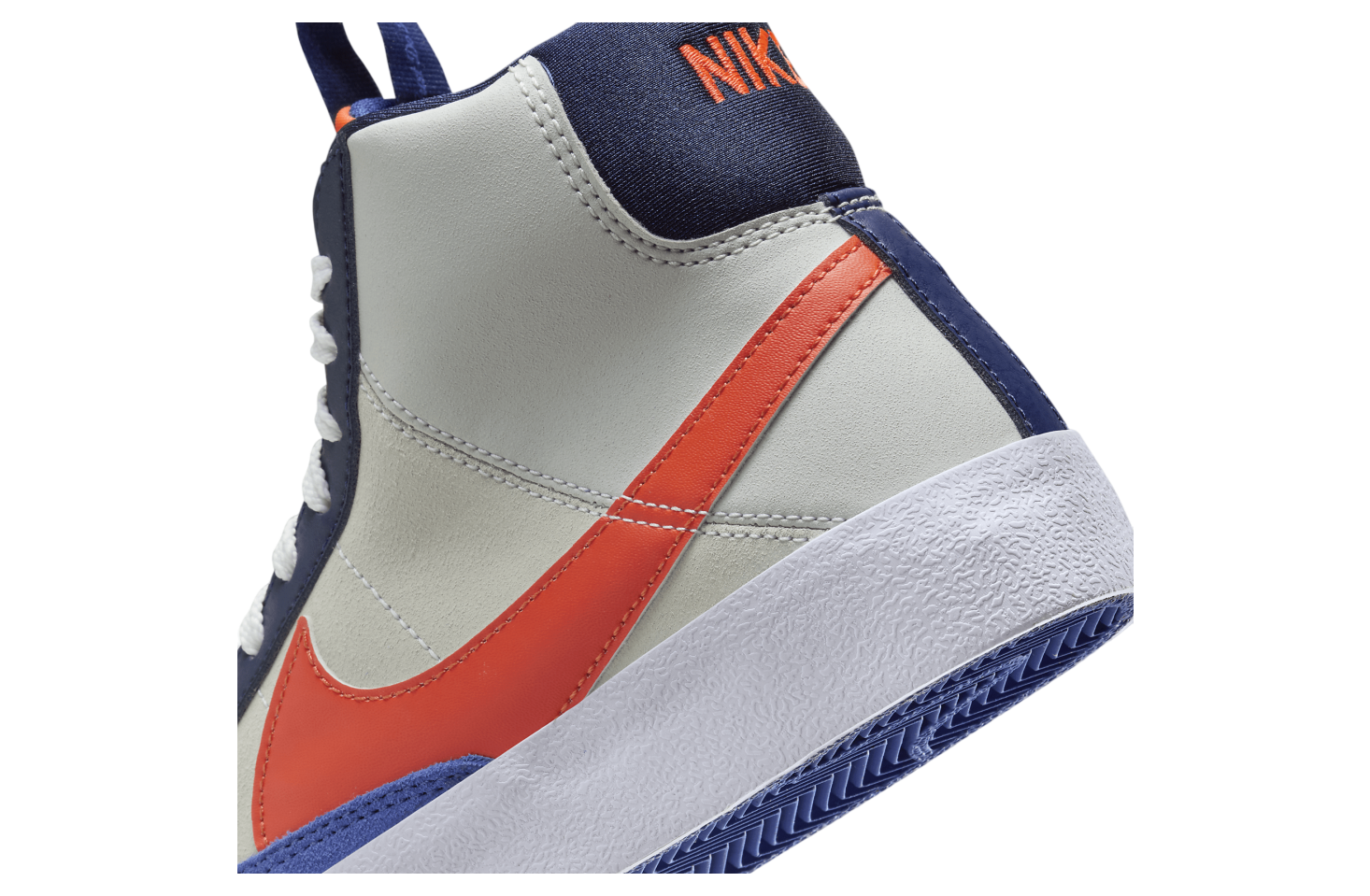 Nike Blazer Mid 77 SE GS White / Light Silver / Team Orange