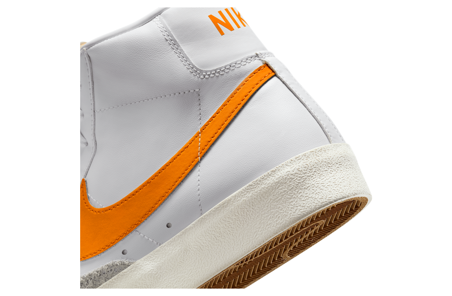 Nike Blazer Mid 77 Vintage White / Summit White / Orange Peel