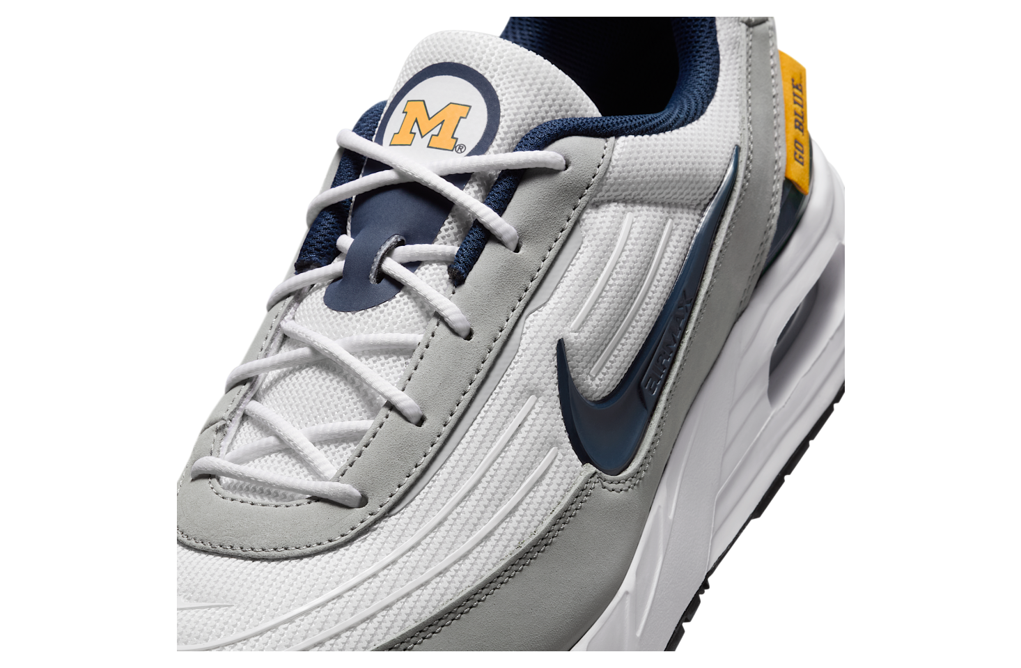 Nike College Air Max Verse (michigan) White / Light Smoke Grey