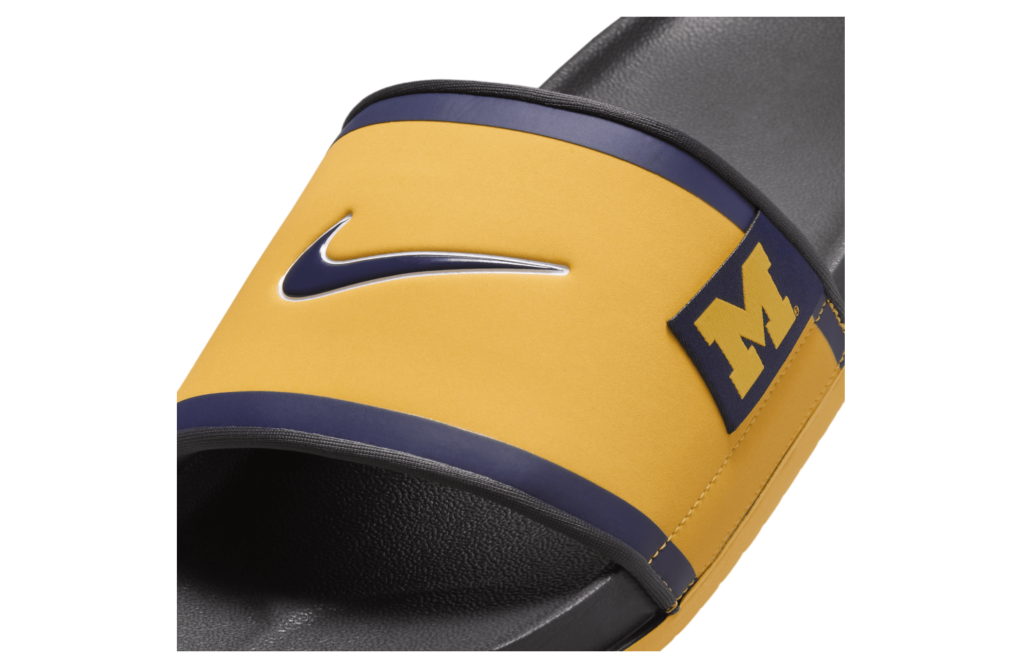 Nike College Slide Offcourt Black (Michigan) Amarillo / Dark Smoke Grey