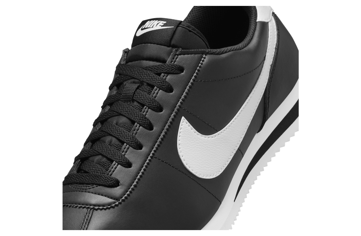 Nike Cortez Black / White