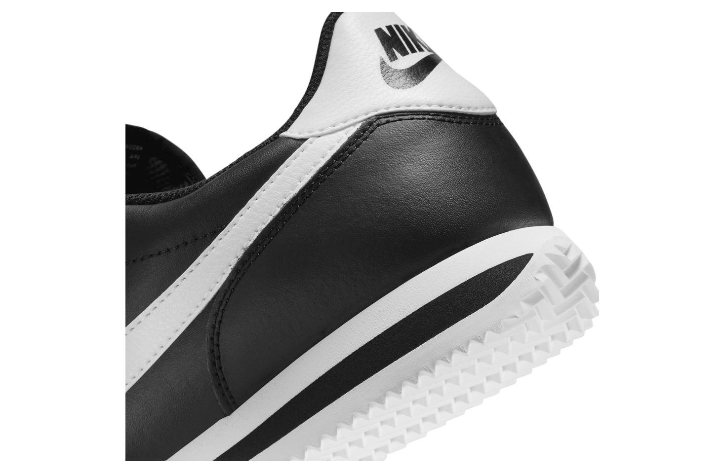 Nike Cortez Black / White