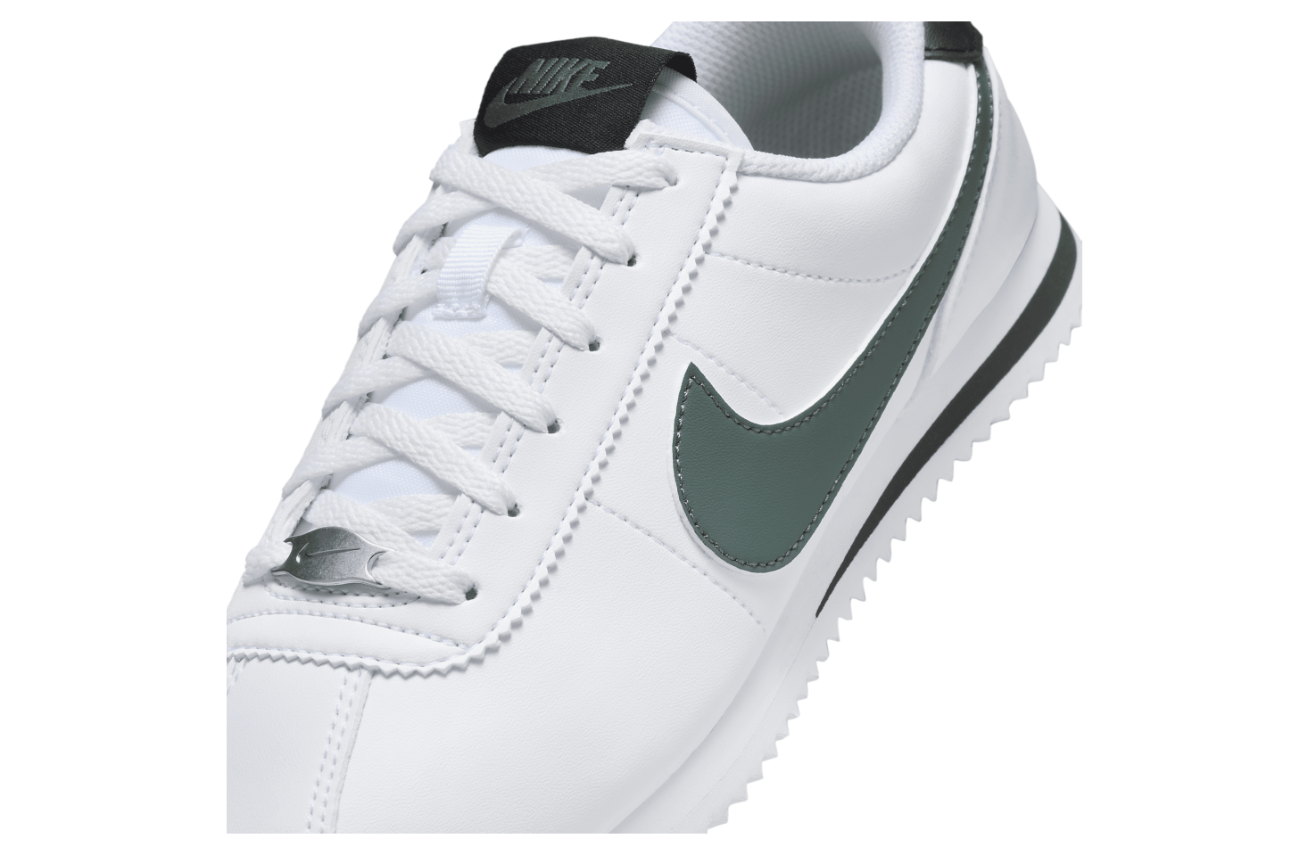 Nike cortez gs white clearance