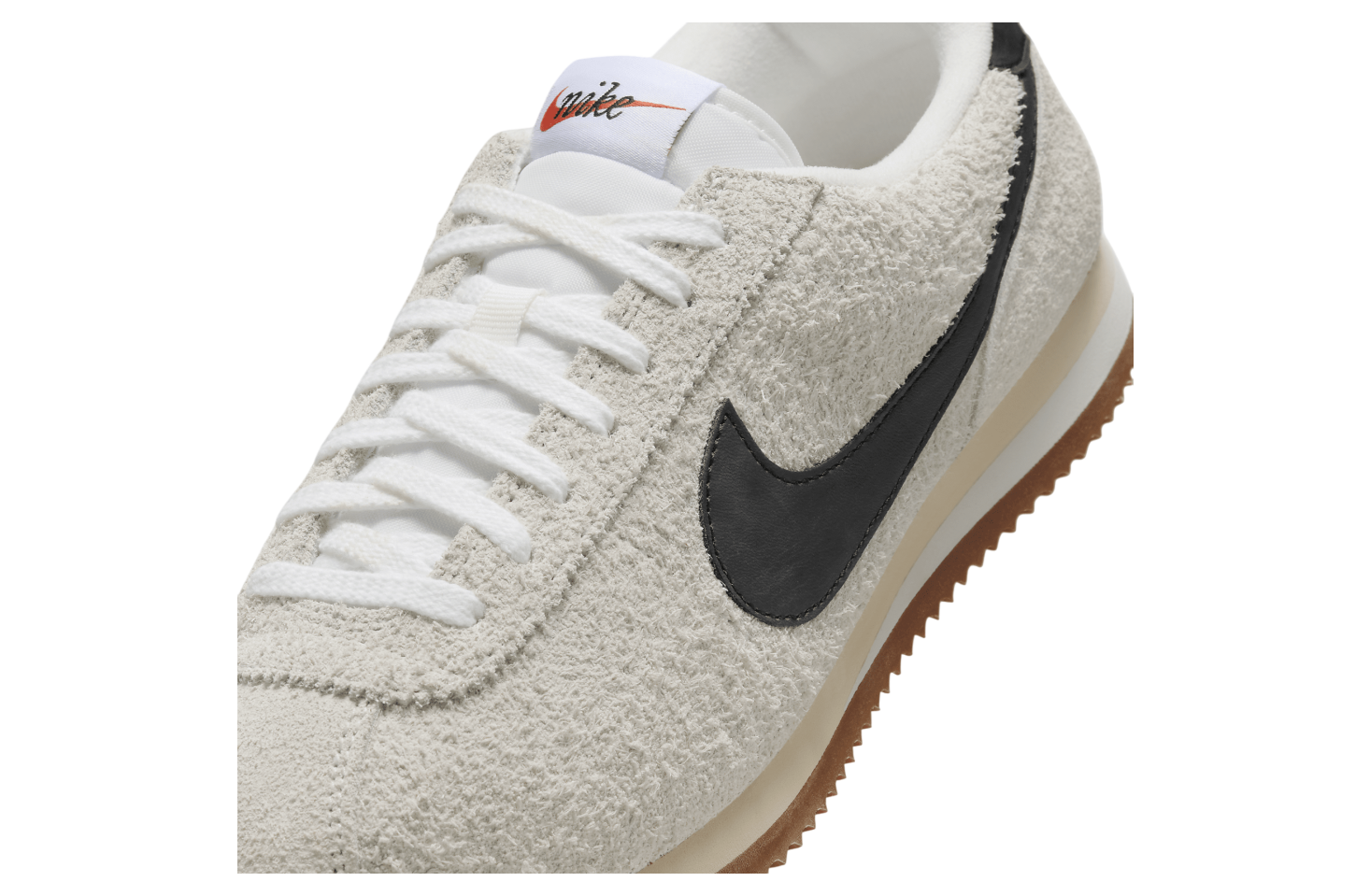 Nike classic cortez summit white top