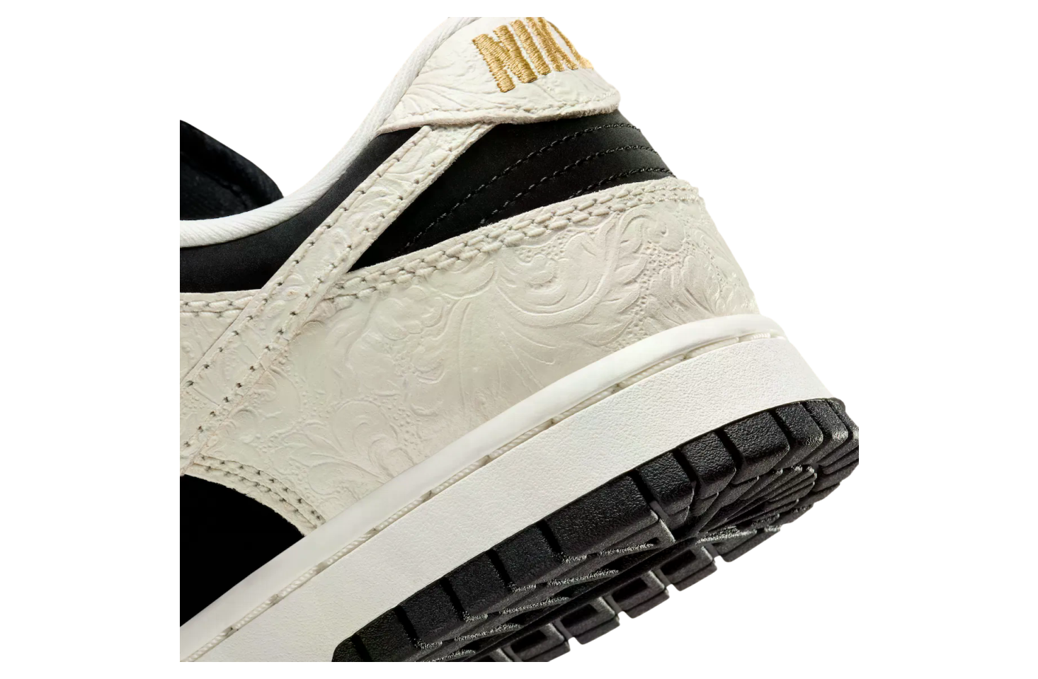 Nike Dunk Low Black / Sail / Metallic Gold
