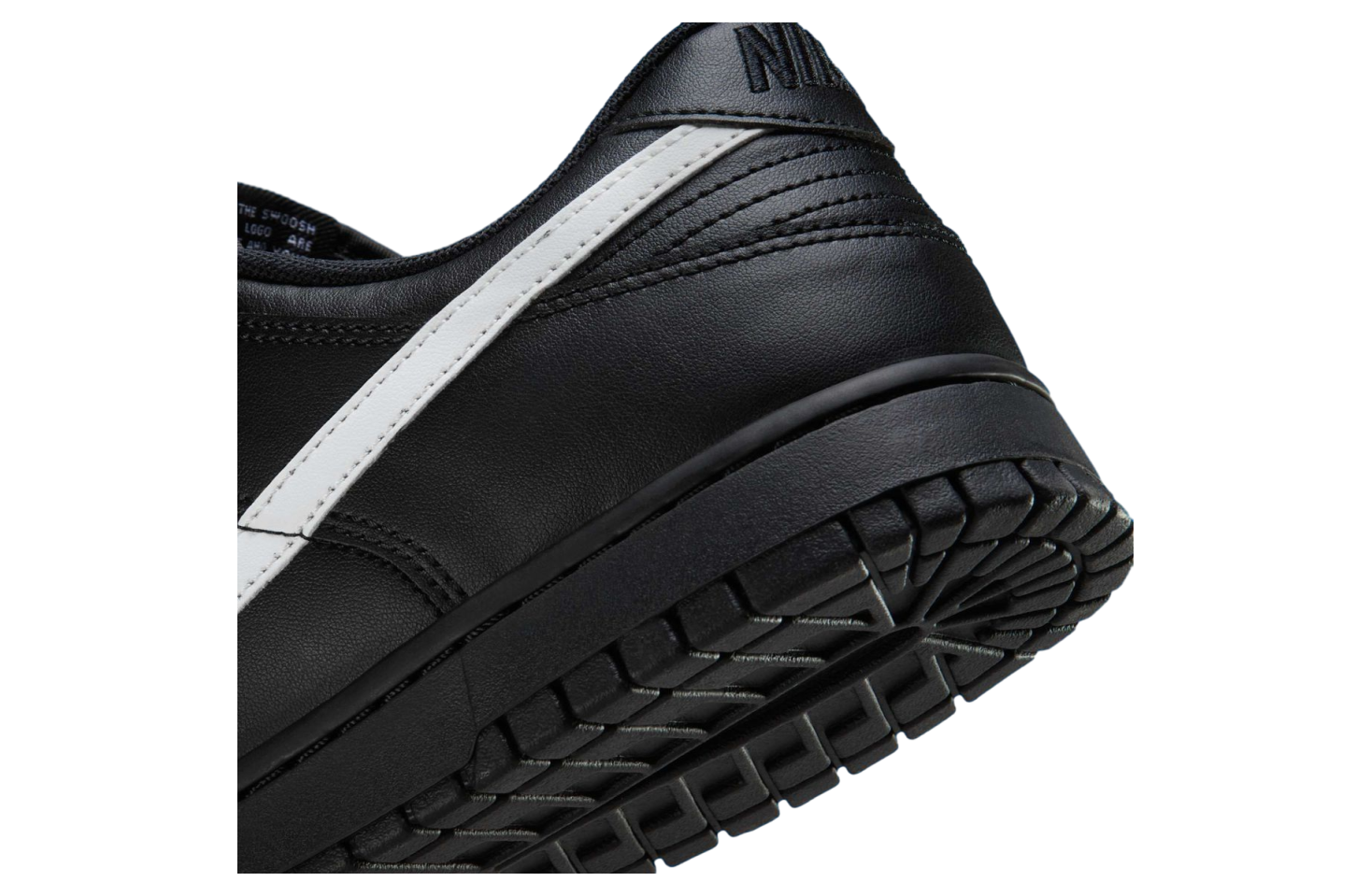 Nike Dunk Low Black / White