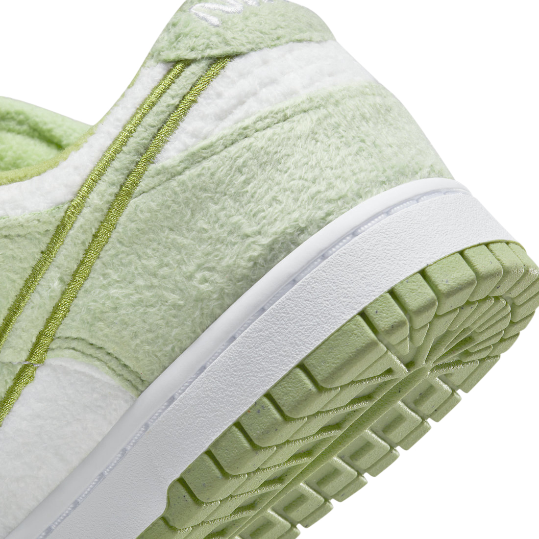 Nike Dunk Low Fleece Green DQ7579-300