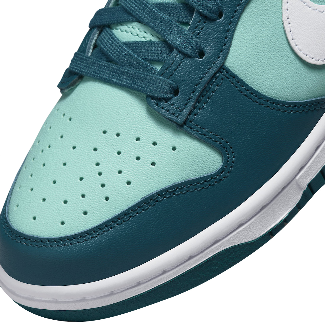 Nike Dunk Low Geode Teal