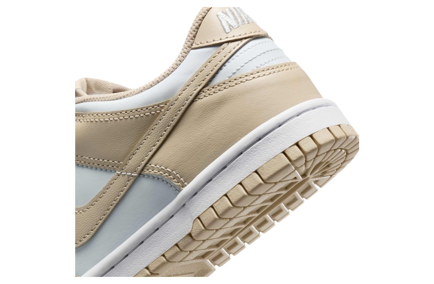 Nike Dunk Low GS Desert Khaki / Pure Platinum