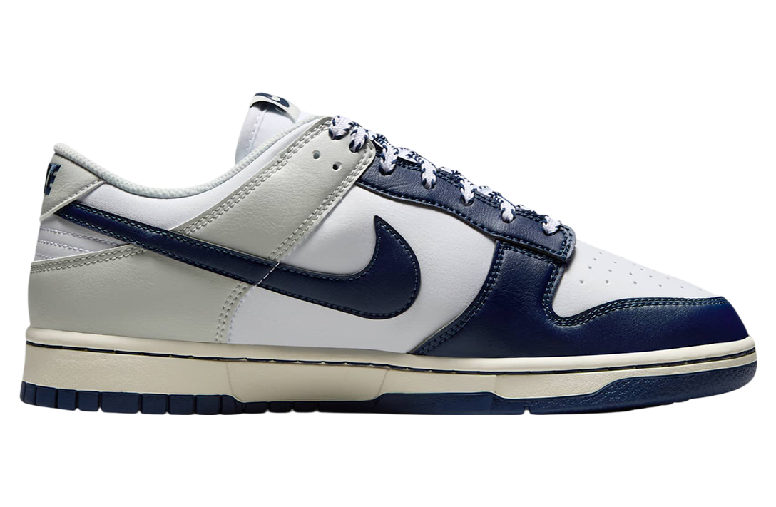 Nike Dunk Low New York Yankees - Jul 2025 - IM2222-101