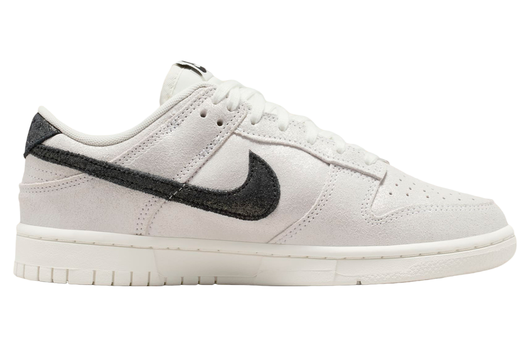 Nike Dunk Low Sail / Black