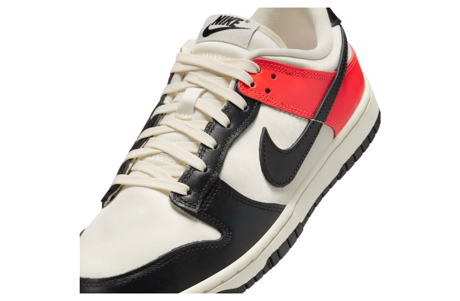 Nike Dunk Low WMNS Black Toe / Bright Crimson