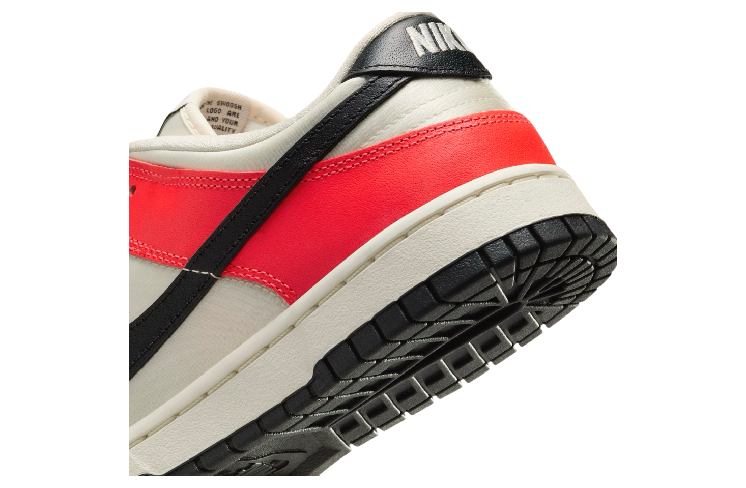 Nike Dunk Low WMNS Black Toe / Bright Crimson