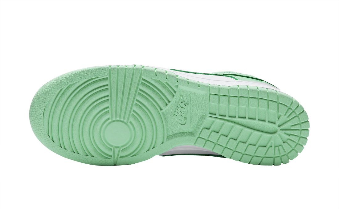Nike Dunk Low WMNS Green Glow DD1503-105