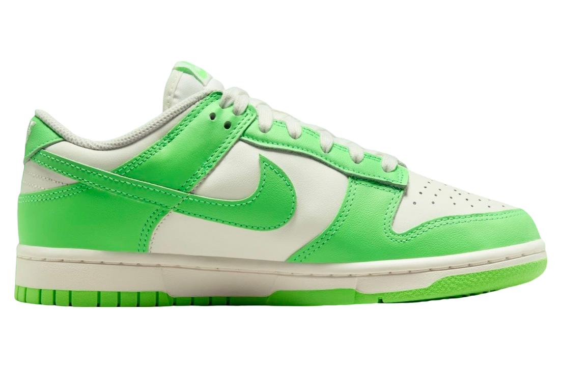 Nike Dunk Low WMNS Green Strike / Sail