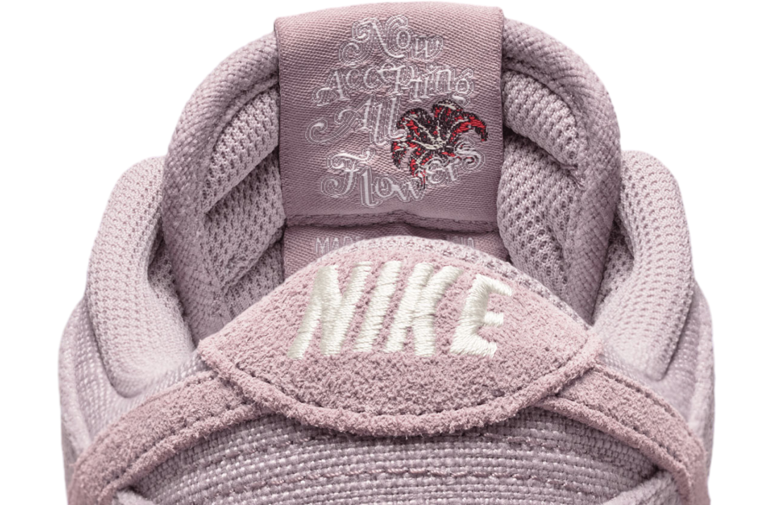 Nike Dunk Low WMNS Now Accepting All Flowers