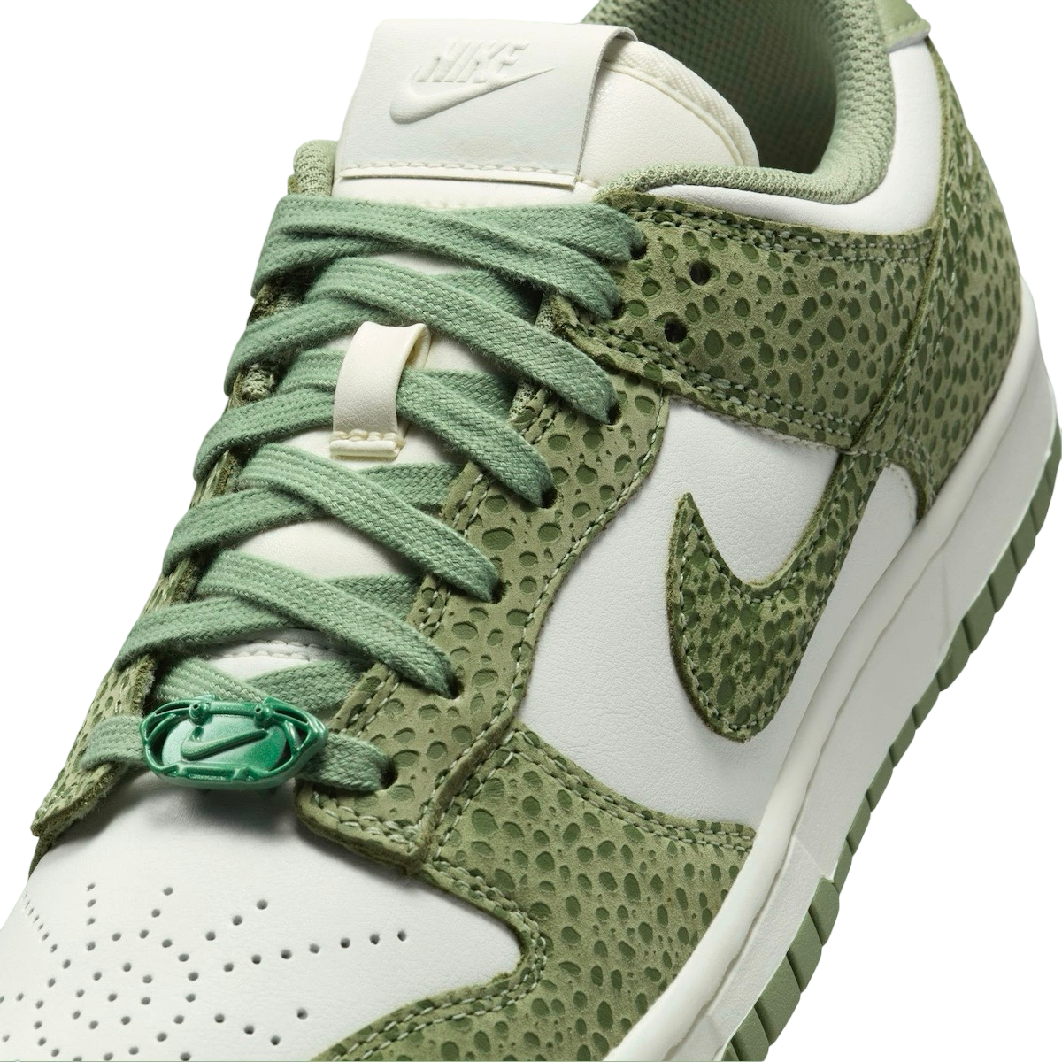Nike Dunk Low WMNS Safari Oil Green
