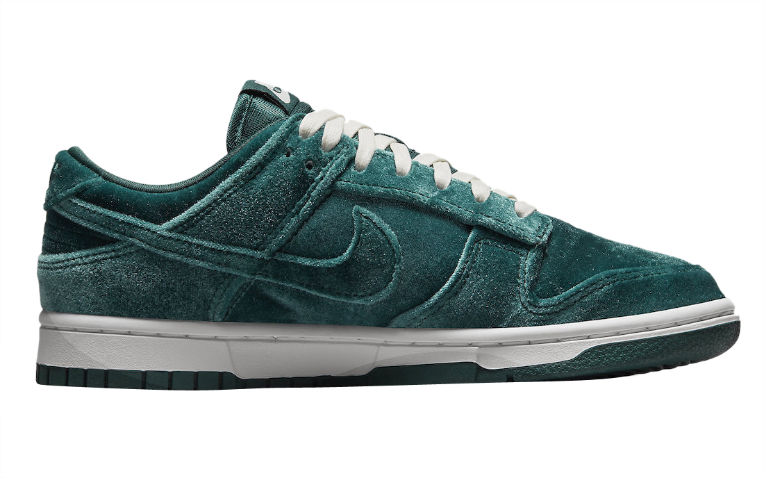 Nike Dunk Low WMNS Velvet Teal