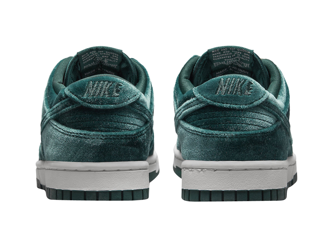 Nike Dunk Low WMNS Velvet Teal