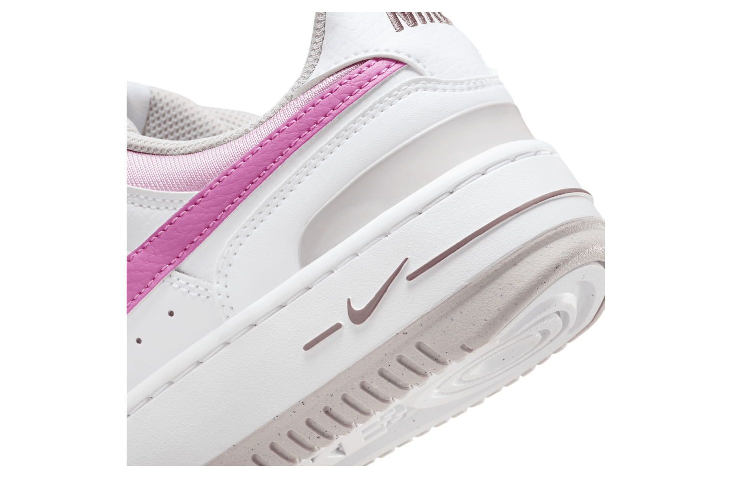 Nike Gamma Force WMNS White / Playful Pink