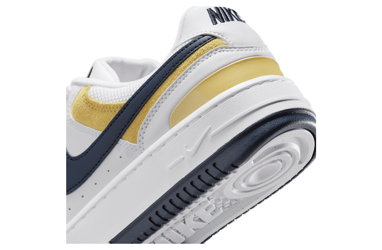 Nike Gamma Force WMNS White / Soft Pearl