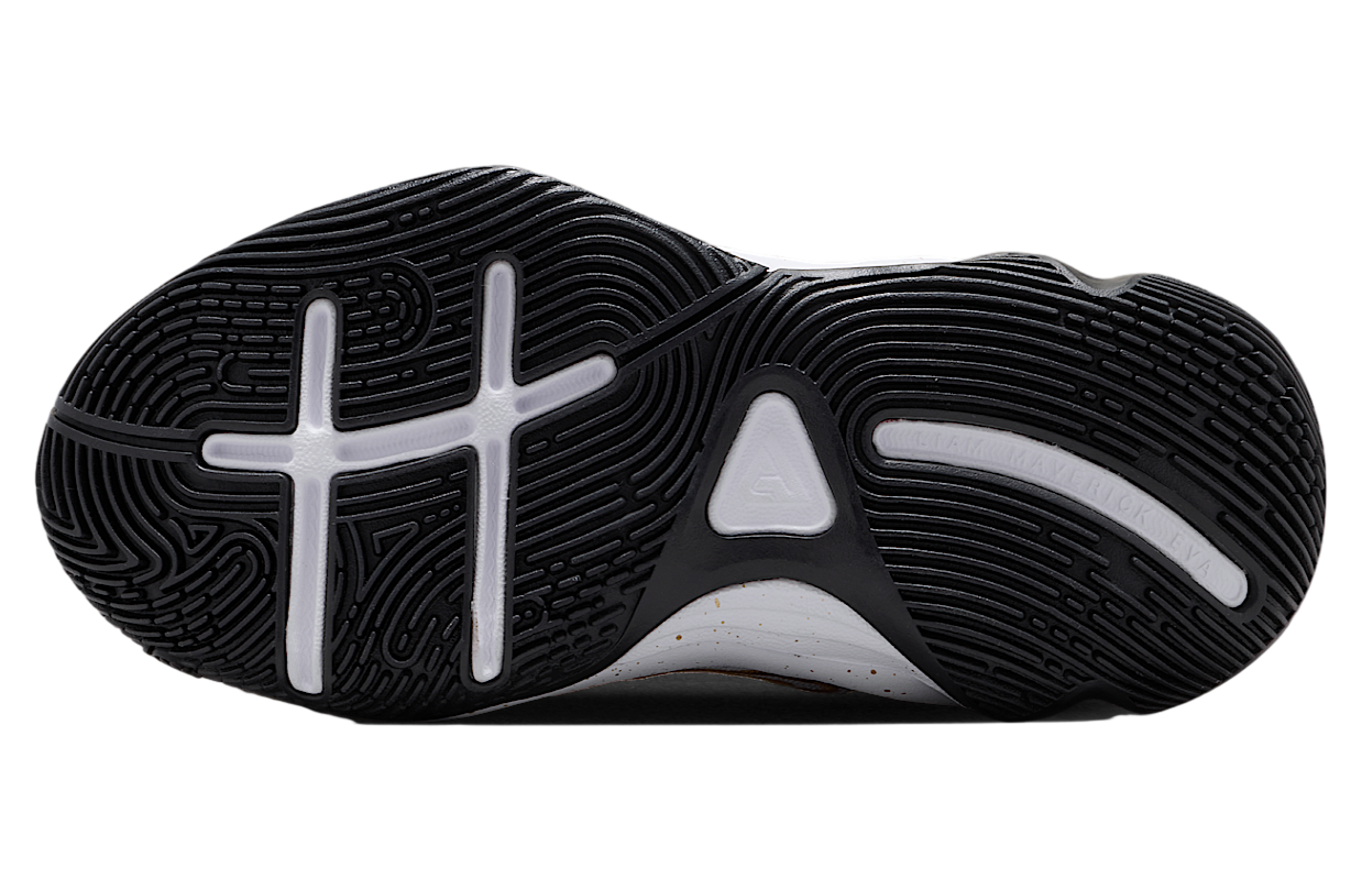 Nike Giannis Immortality 4 Gs Black / White