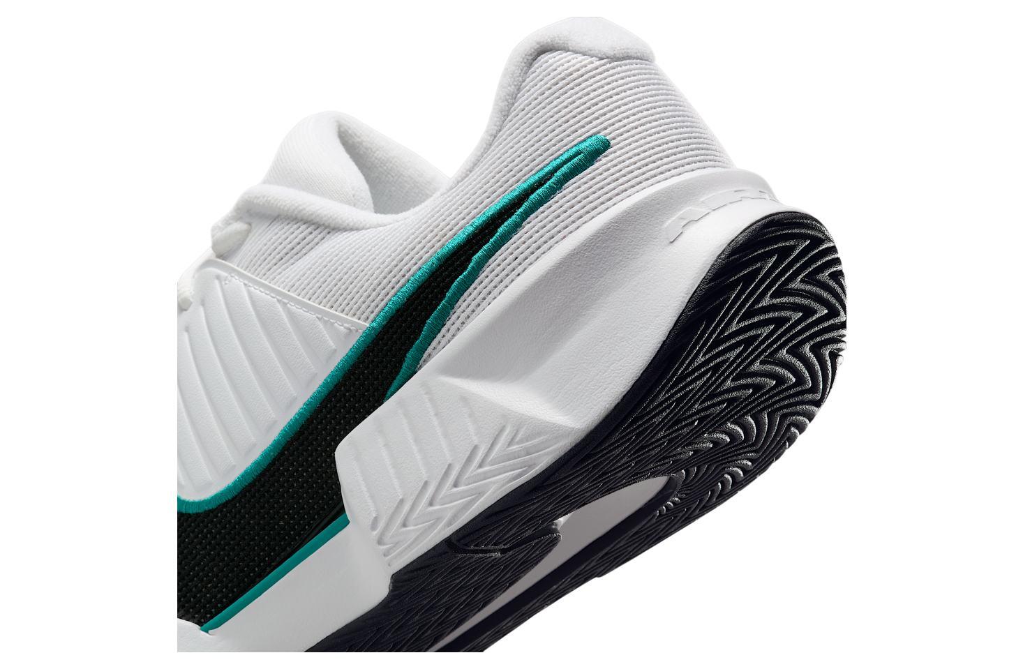 Nike GP Challenge Pro White / Radiant Emerald (Hard Court)