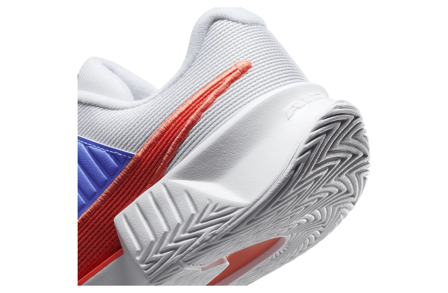 Nike GP Challenge Pro WMNS White / Royal Pulse (Hard Court)