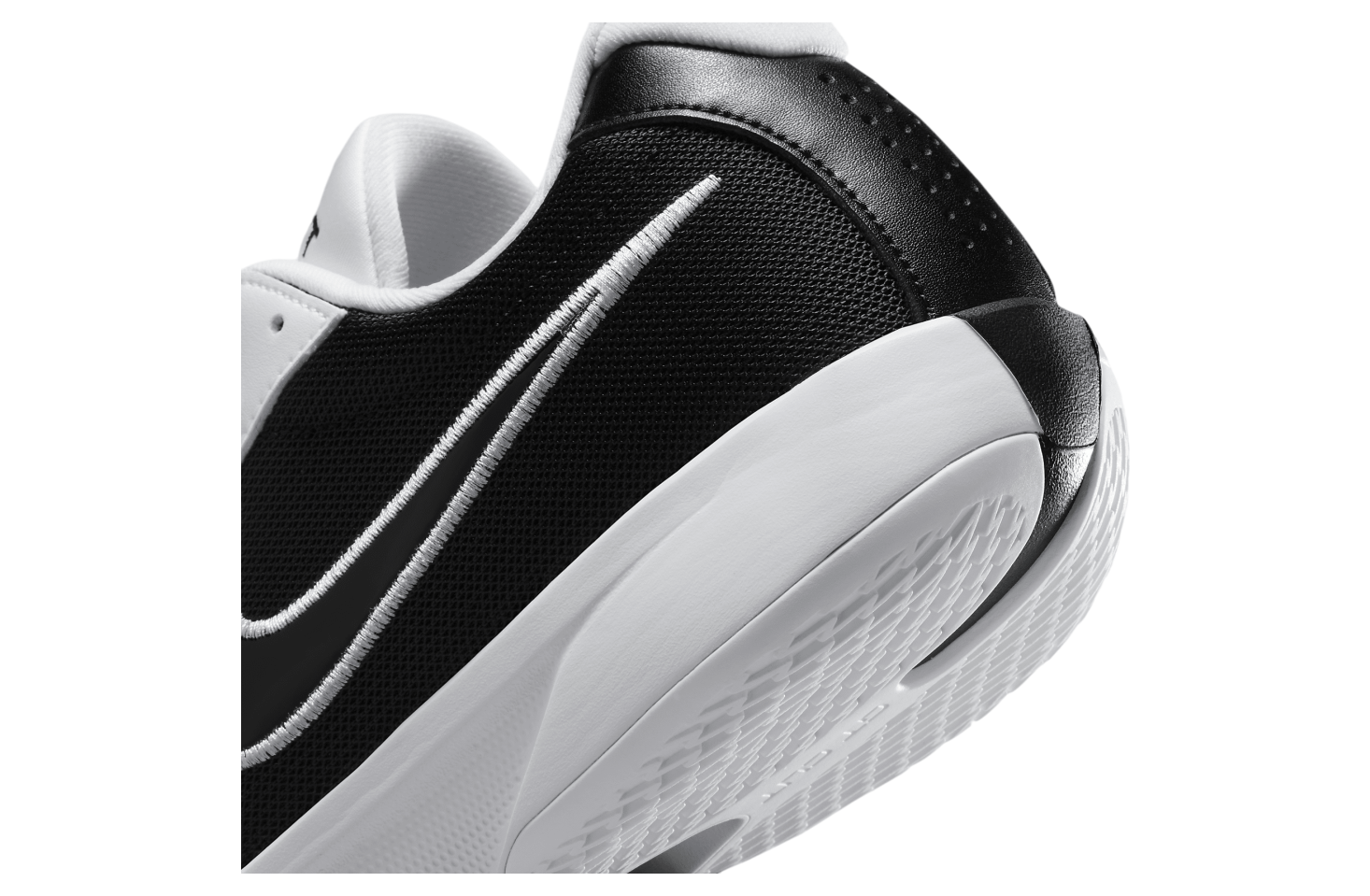 Nike GT Cut Academy Black / White