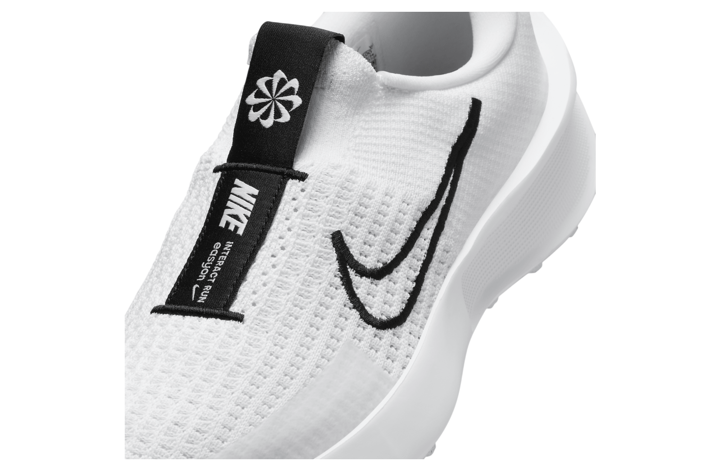 Nike Interact Run Easyon WMNS White / Black