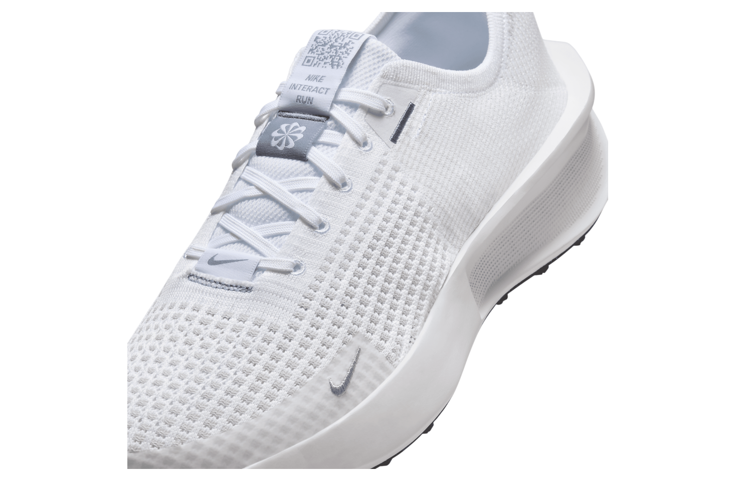 Nike Interact Run SE White / Photon Dust